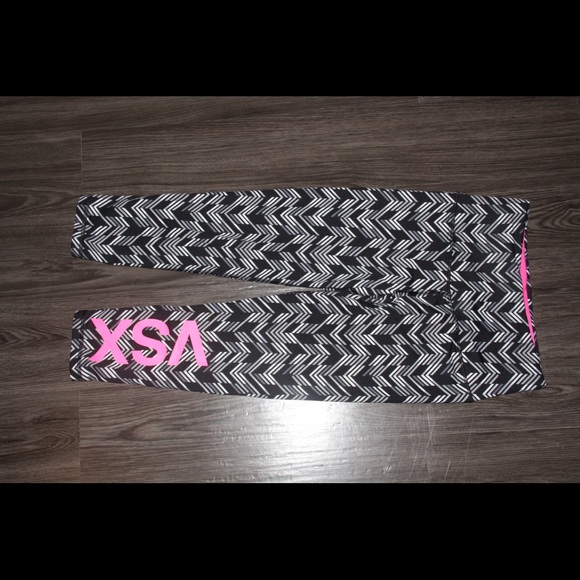 Victoria Secret Light Reflective Workout Legging - Picture 1 of 3